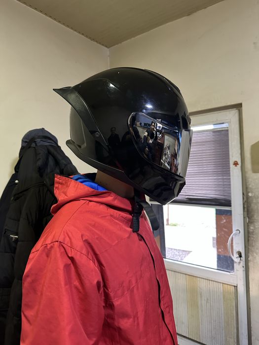 мотошлем почти новый