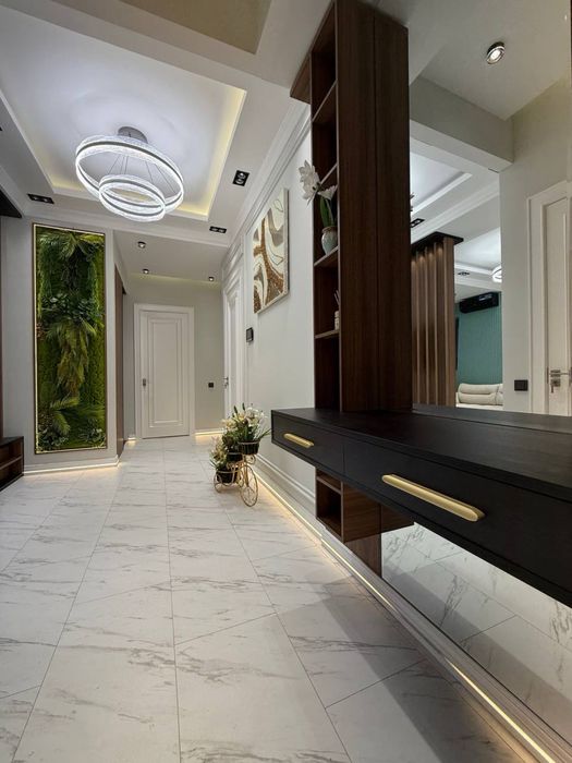 Продается 3 комнатная квартира. Мирзо Улугбекский район. Метро БИЙ