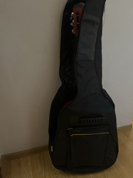 Chitara Acustica 4/4 +Capodastru si 6 Pene+ Husa