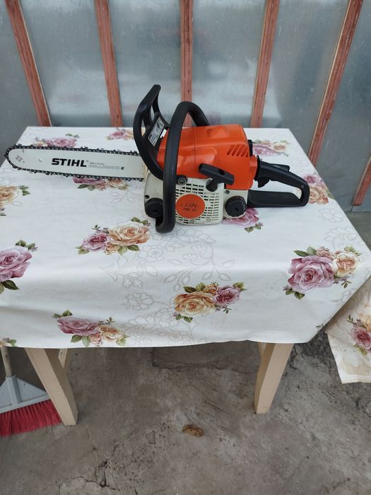 Vând drujba Stihl ms 180