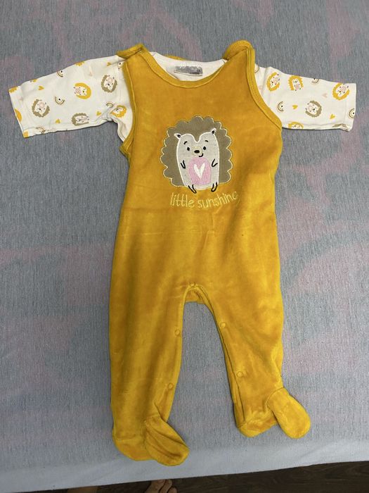 Lot pantaloni și hăinuțe marimea 68