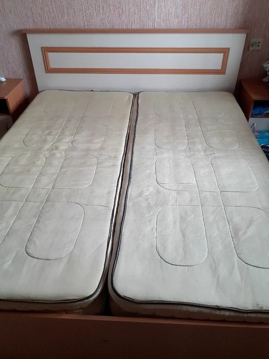 Кровать двухспальная, тумбочки