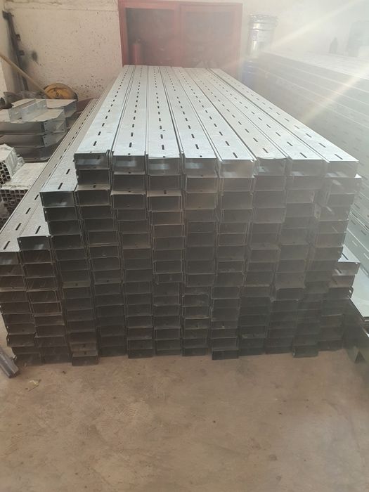 Лоток кабельный.