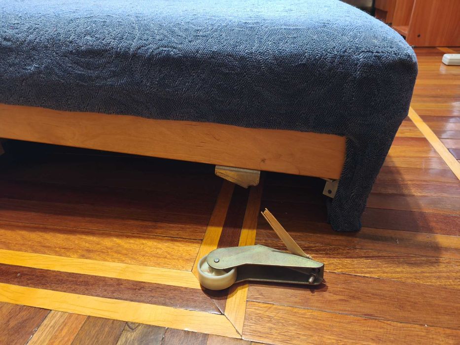 Диван с выдвижным механизмом