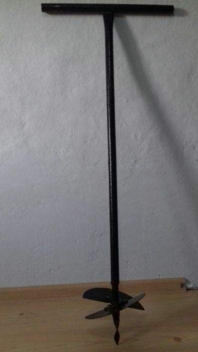 Burghiu manual pentru gropi în pământ reglabil cu discuri 20 cm