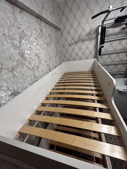 Детская двухьярусная кровать