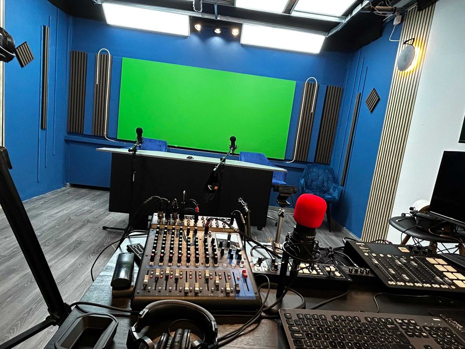 Închiriez Studio Podcast Complet Echipat Casa Presei