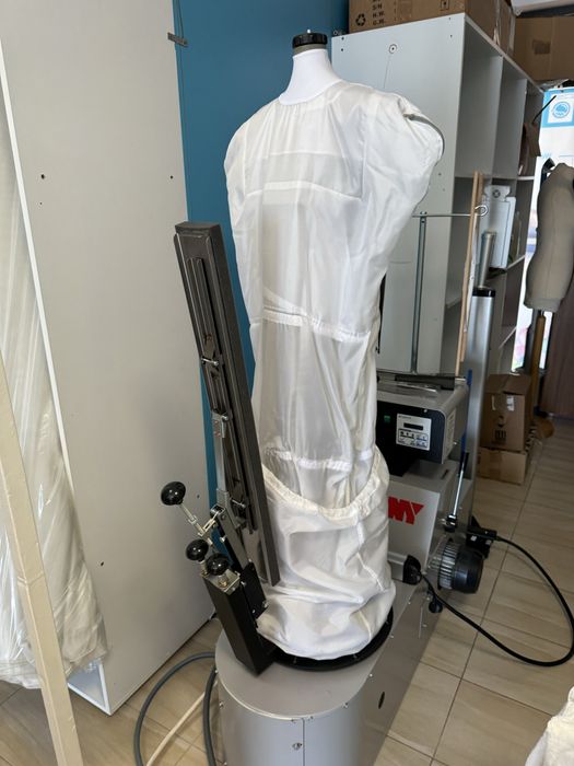 Nou! Manechin uscat, finisat camasi, geci, paltoane, etc