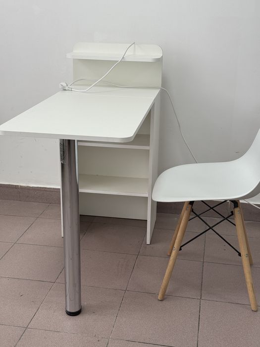 Продам маникюрный стол