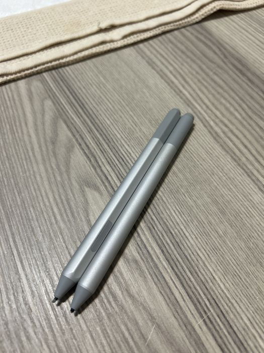 Microsoft Surface pen Model 1776 folosit