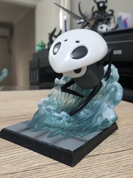Продам фигурку квиррела и рыцаря
