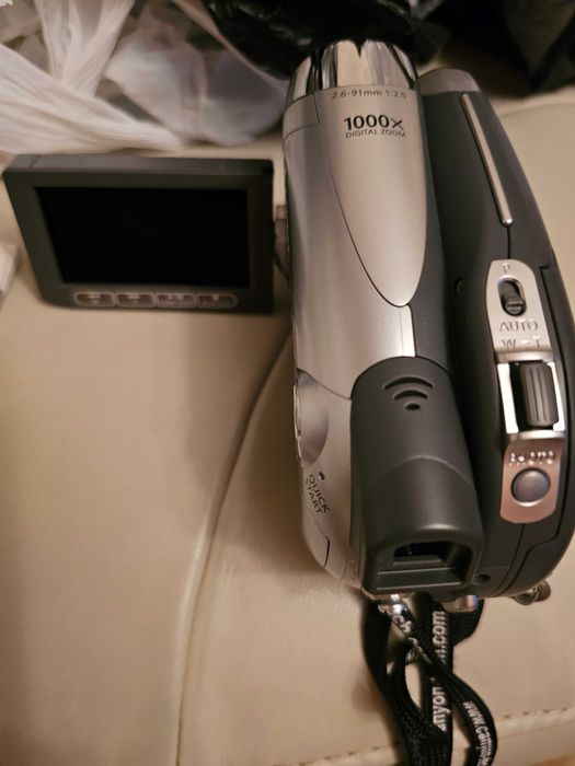 Видео камера Canon DC211