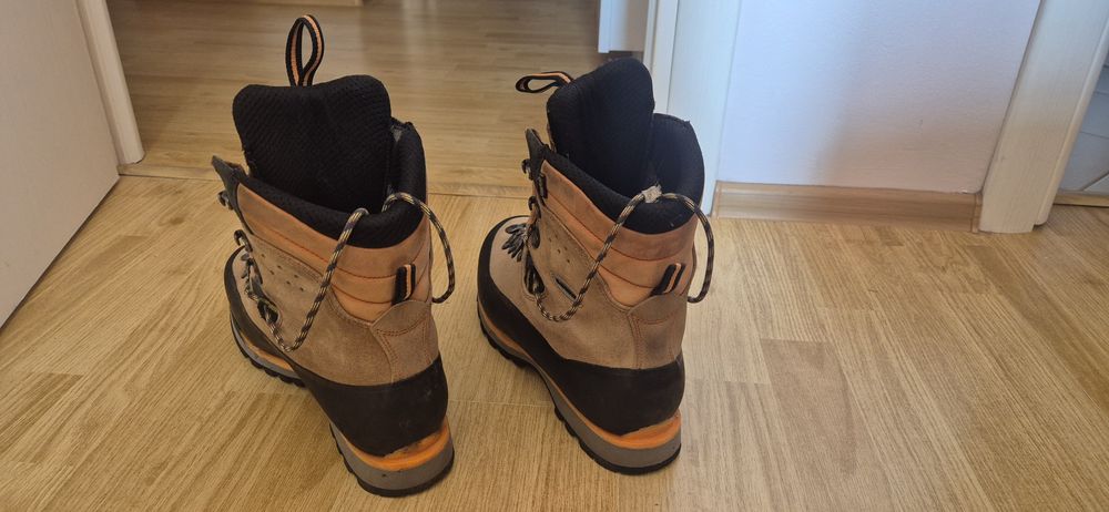 Bocanci iarna Lowa Silberhorn GTX