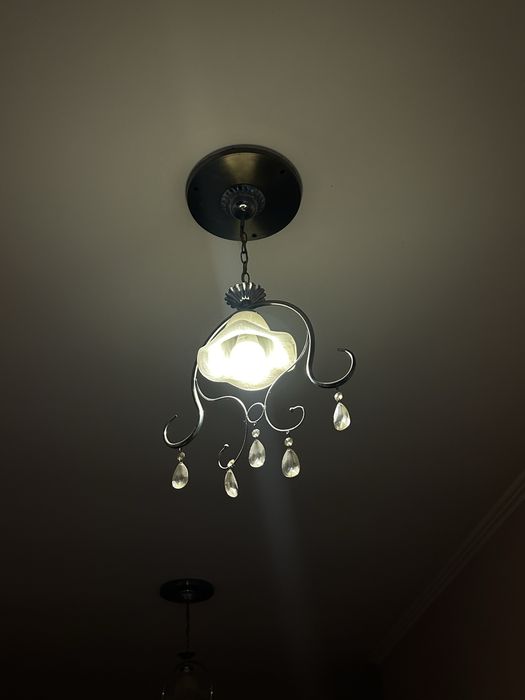 Продам три люстры за 10000 тенге