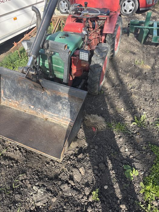 Vand tractoras Pasculi 21 cai. Pornire la cheie.