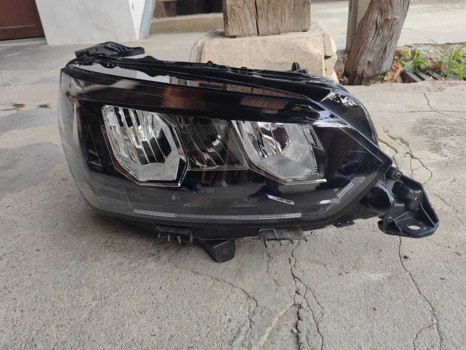 Фар Peugeot 208 2008 LED десен / Фар Пежо 208 2008 / Фар Peugeot 2008