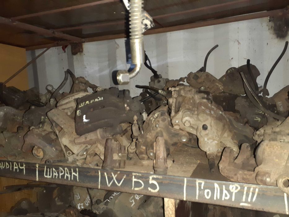 Суппорт Мерседес Вито 210 с 180 203 Пассат Б5 Гольф Ауди А6 Б4 Галант