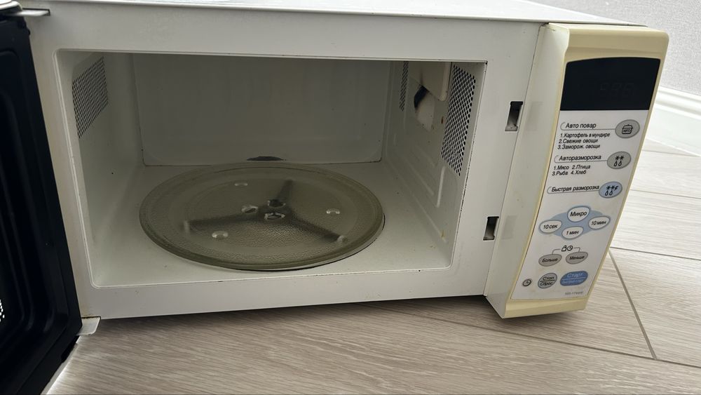 Микроволновка LG  intellowave