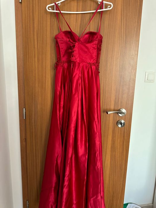 Официална рокля с дантела