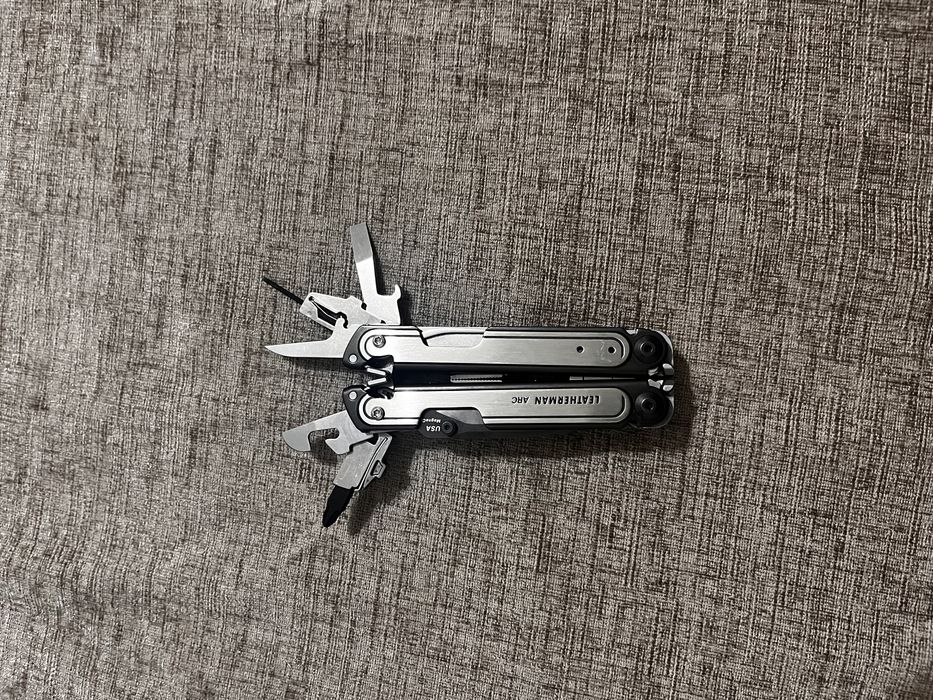 Продам мультитул Leatherman ARC новый срочно