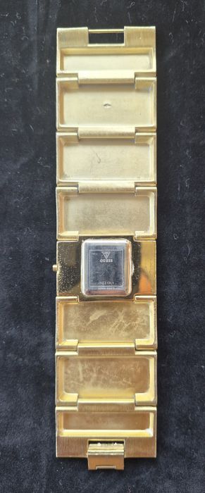 Ceas Quartz Gold Guess Trend I90213L1 Golden made in japan