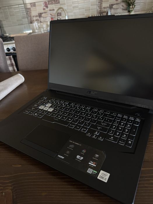 Laptop ASUS TUF F17, 17.3", i5 Gen 10, 16GB RAM, 512GB SSD, Impecabil
