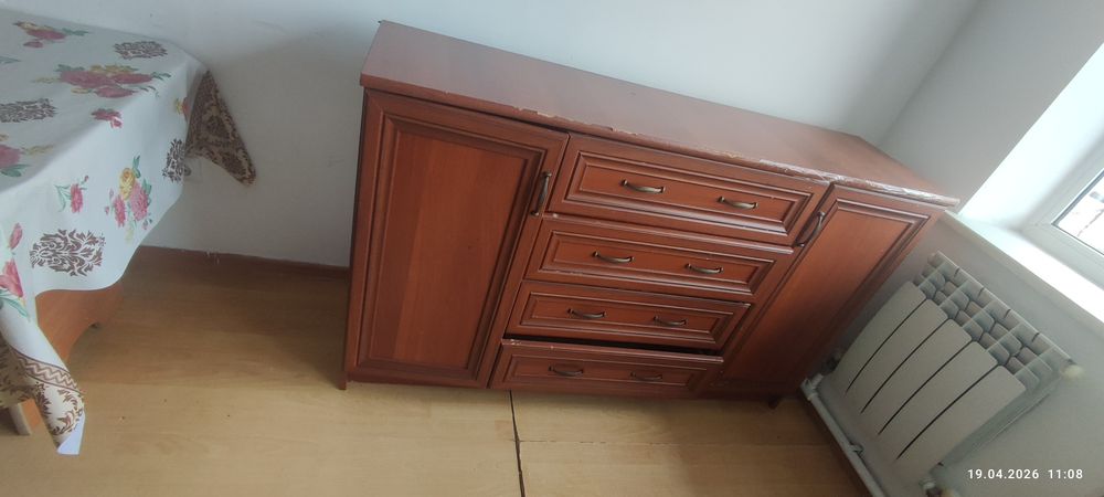 Продам срочно спальный мебель