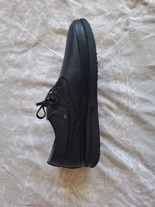 Чисто черни мъжки спортни официални обувки от кожа