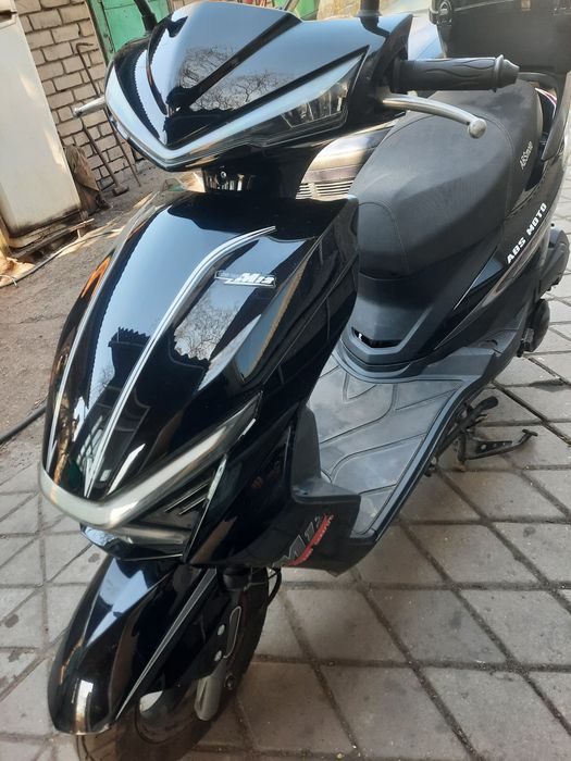 Скутер.            .