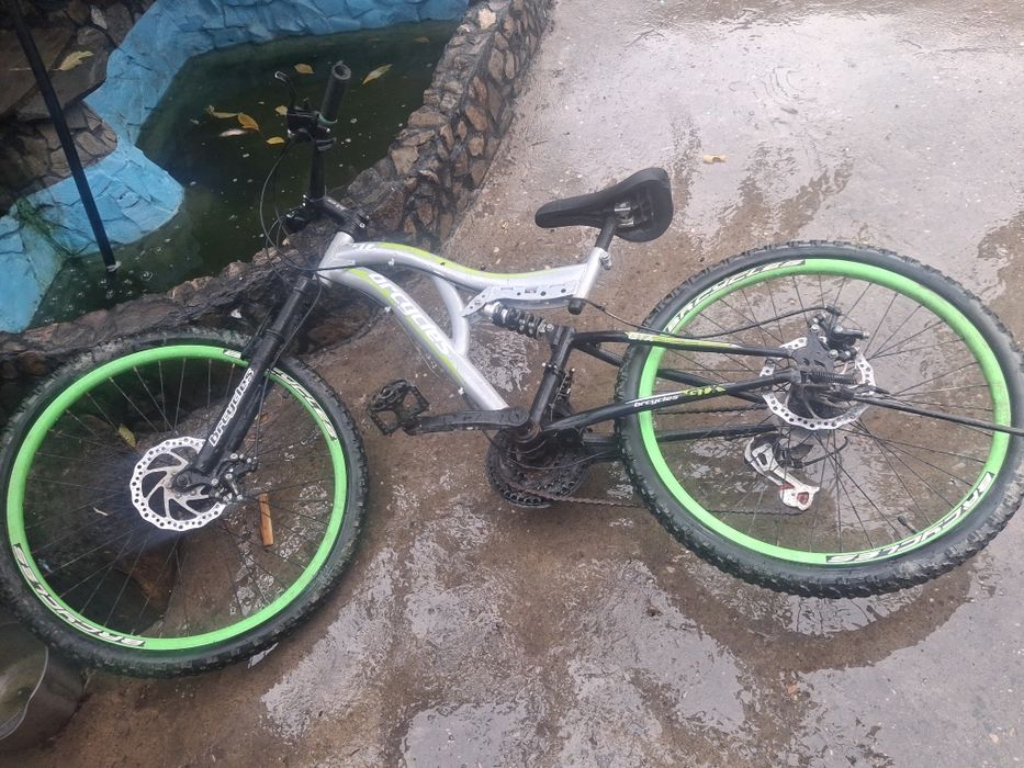 Vand bicicleta brcycles