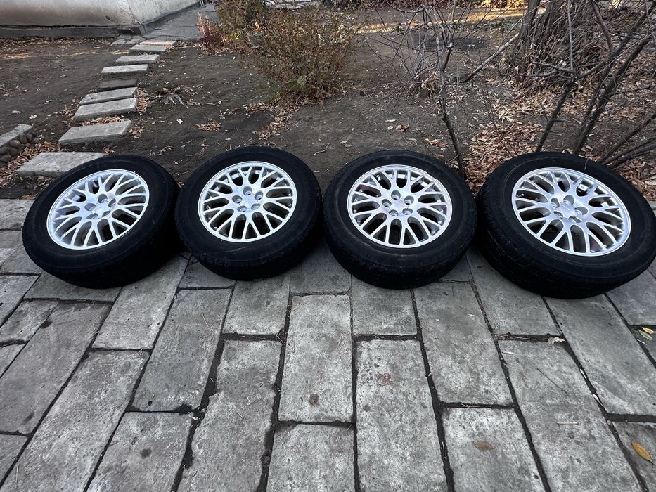 Шины с дисками на субару