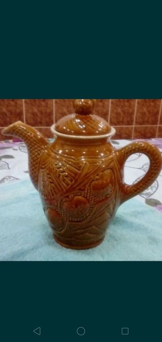 Блюдо.Чайник графины, половник...