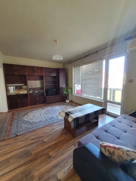 Дава се под наем Тристаен апартамент в Пловдив, Кючук Париж - 92 кв.м за 440 € - Снимка #2