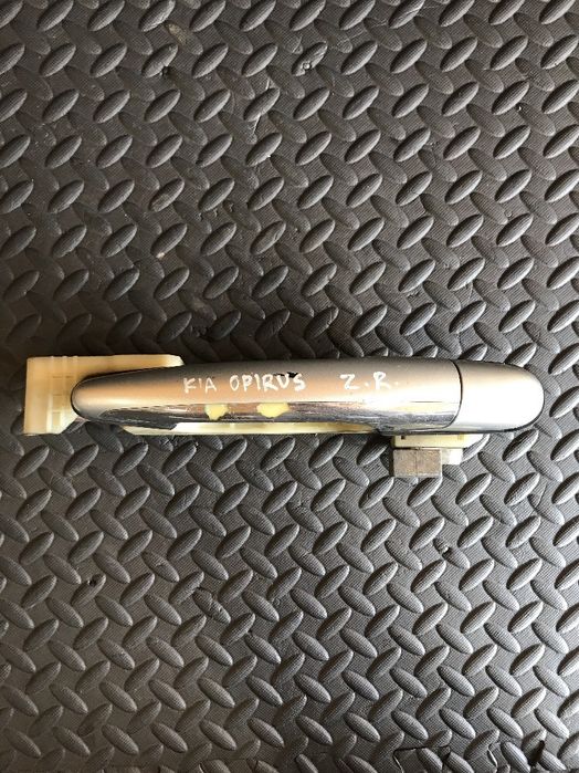 Външна дръжка за задна дясна врата сребристо за KIA Opirus  3.5 (2006)
