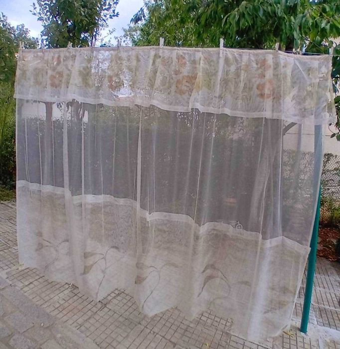 Пердета винтидж - ангелчета, оранжево, зелено, червена завеса, лампа