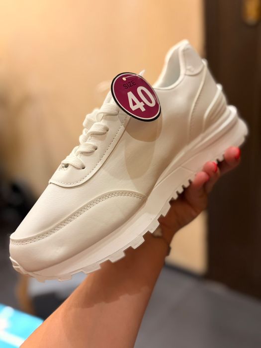 Дамски чисто нови в кутия 40номер