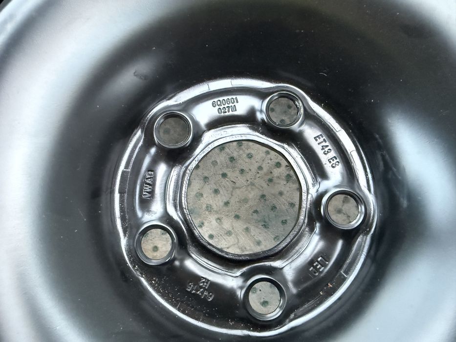 ЧИСТО НОВИ 15" Гума С Джанта 5x100 за -VW/SEAT/SKODA/AUDI-6Jx15H2,ET43