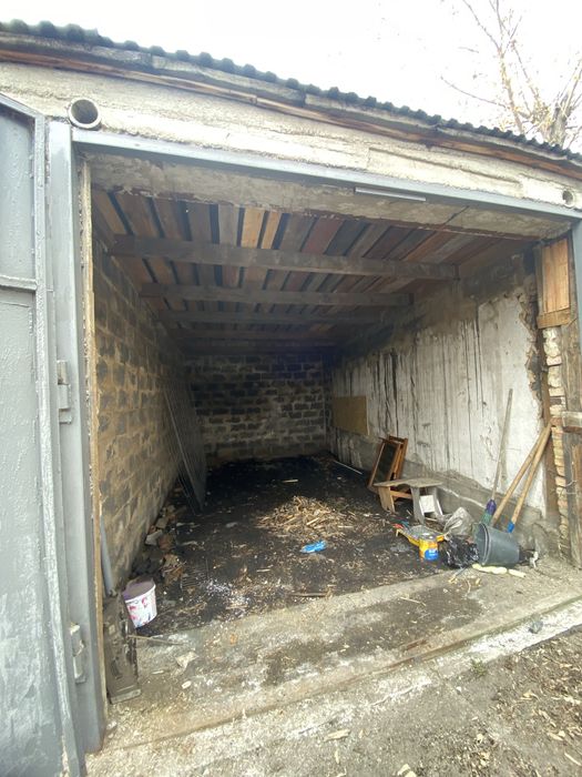 Гараж в центре прихатинска