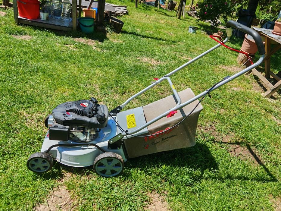 Mașina de tuns iarba/gazon Ikra 1040TL - impecabila