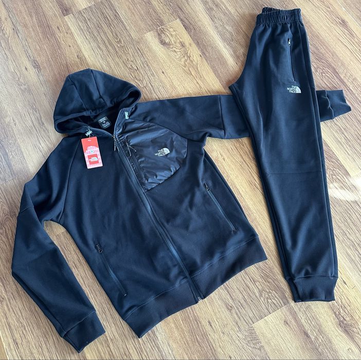 Мъжки,памучен,черен екип The North Face с ципове на джобовете