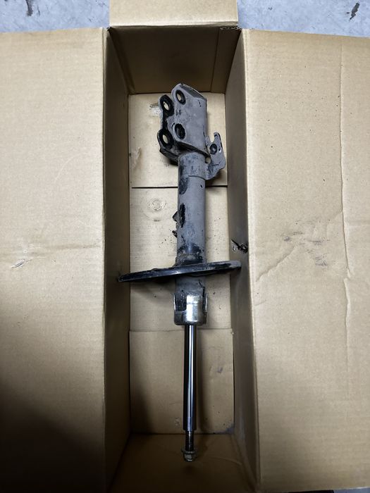 Задний амортизатор лексус rx300/330/350