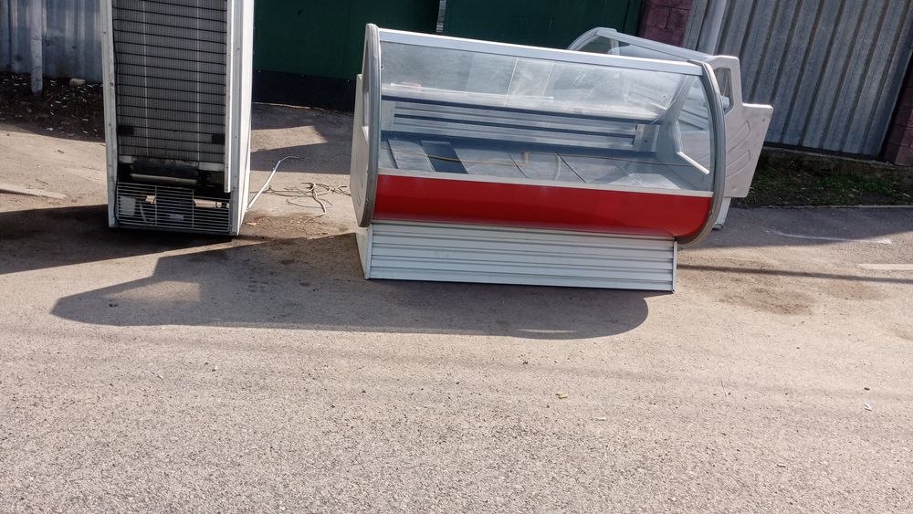 Холодильник витринный