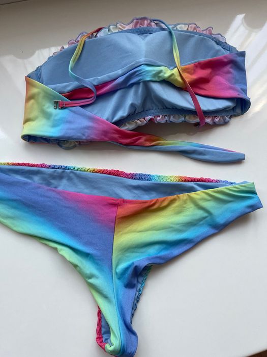 Продавам нови бански Tezenis