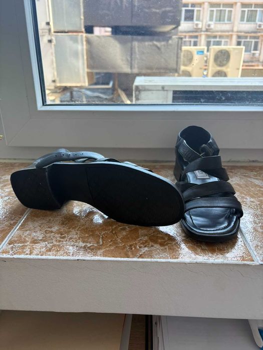 Продвам кожени сандалети