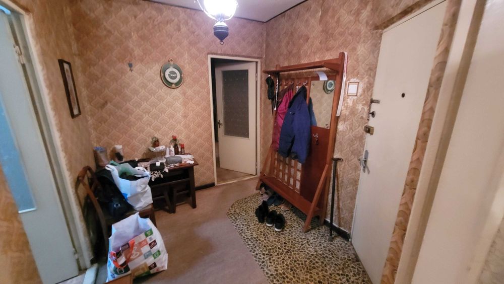 Vand apartament 3 camere decomandat zona centrala Alexandria