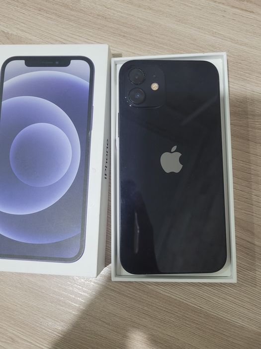 Продам  Айфон 12