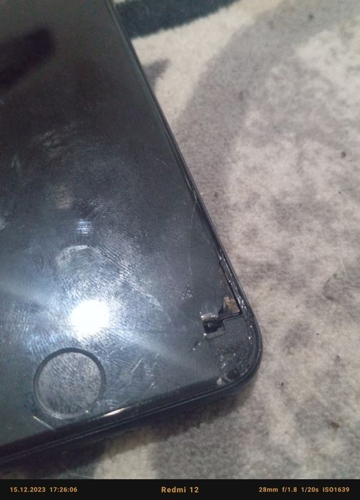 Продавам Iphone 7