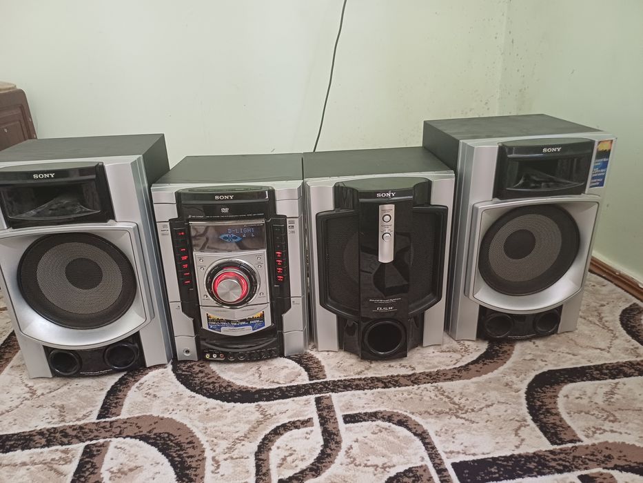 SONY 8400 watt Сотилади холати зур