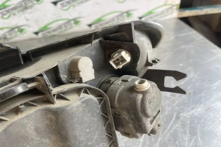 Far dreapta Peugeot 206 2004 1.6 MT (109 hp)