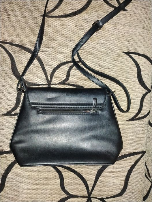 Дамска чанта с дълга дръжка